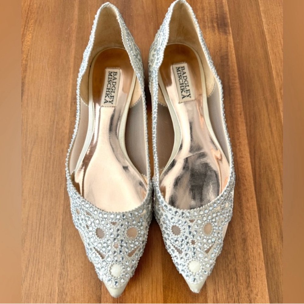 Badgley Mischka Silver Mesh Point Toe Flats Size 7.5